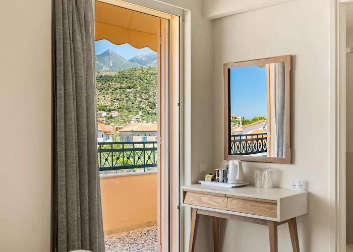 Lefktron Hotel Stoúpa