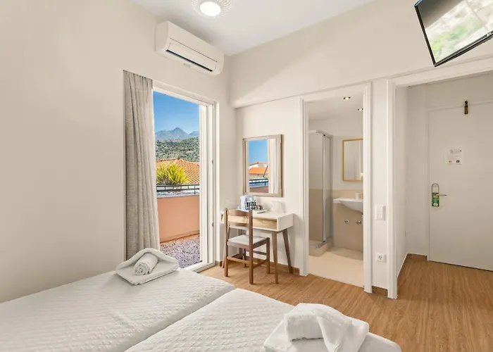 Hotel Lefktron Stoúpa