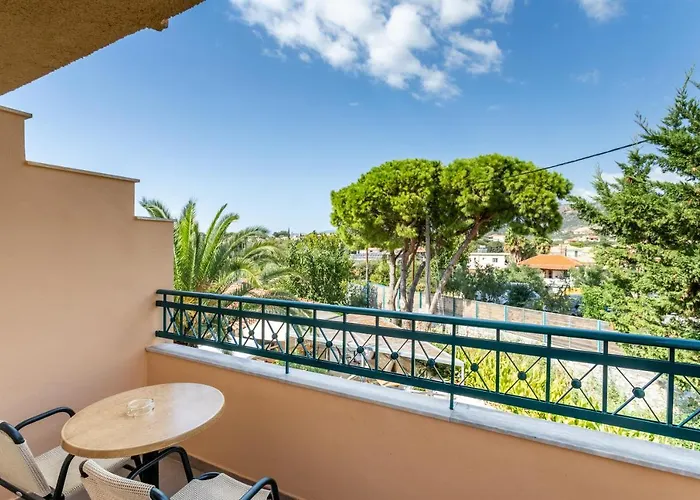 Lefktron فندق 2*