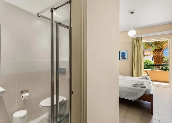 Hotel Lefktron Stoúpa